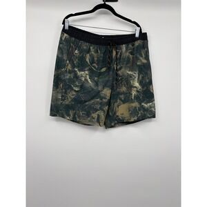 Rhone Pursuit 7-inch unlined shorts in a green/black camo XL